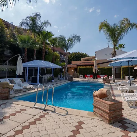 Seta לינה וארוחת בוקר 4*