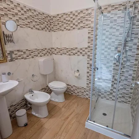 לינה וארוחת בוקר Seta 4*