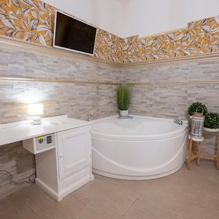 לינה וארוחת בוקר Seta 4*